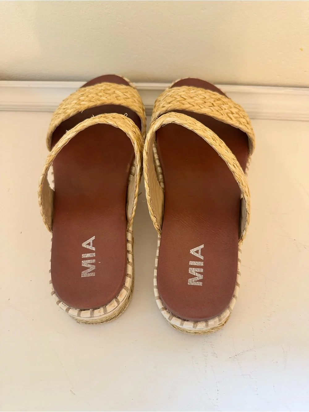 MIA raffia platform